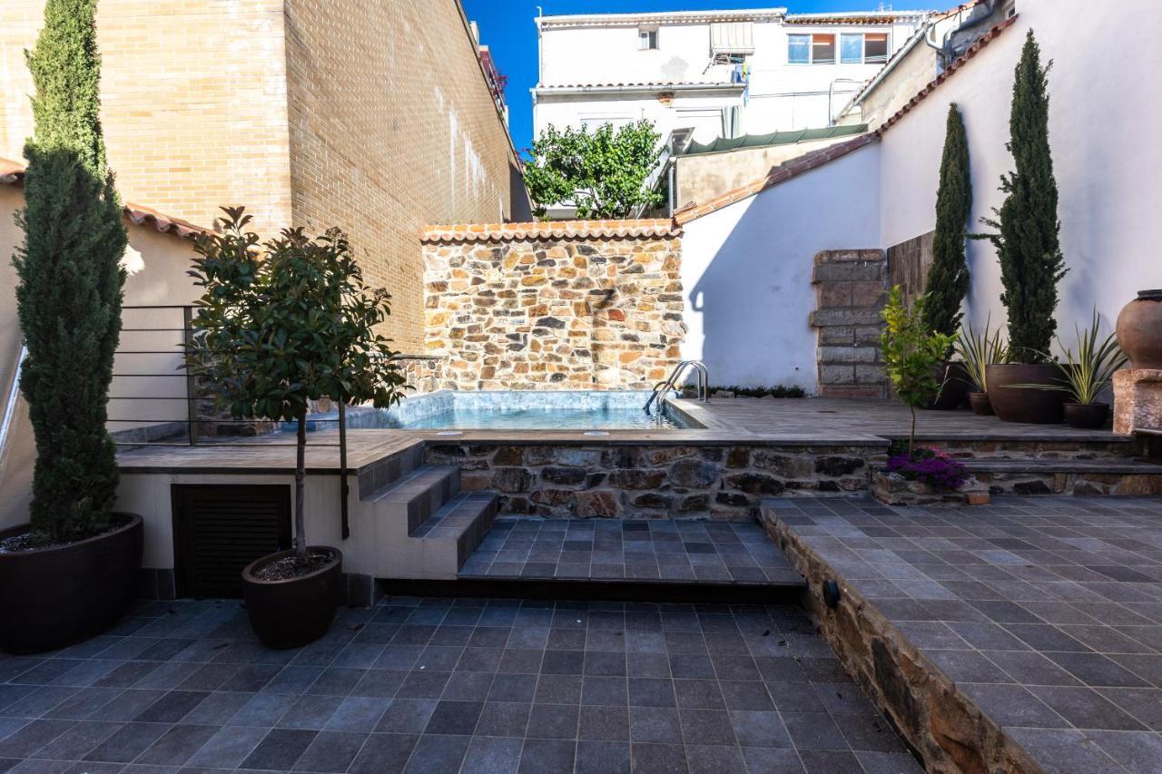 Apartamentos Turisticos De La Bernarda Caces Екстериор снимка