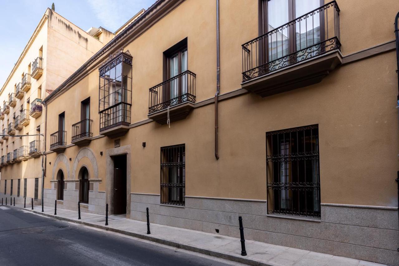 Apartamentos Turisticos De La Bernarda Caces Екстериор снимка