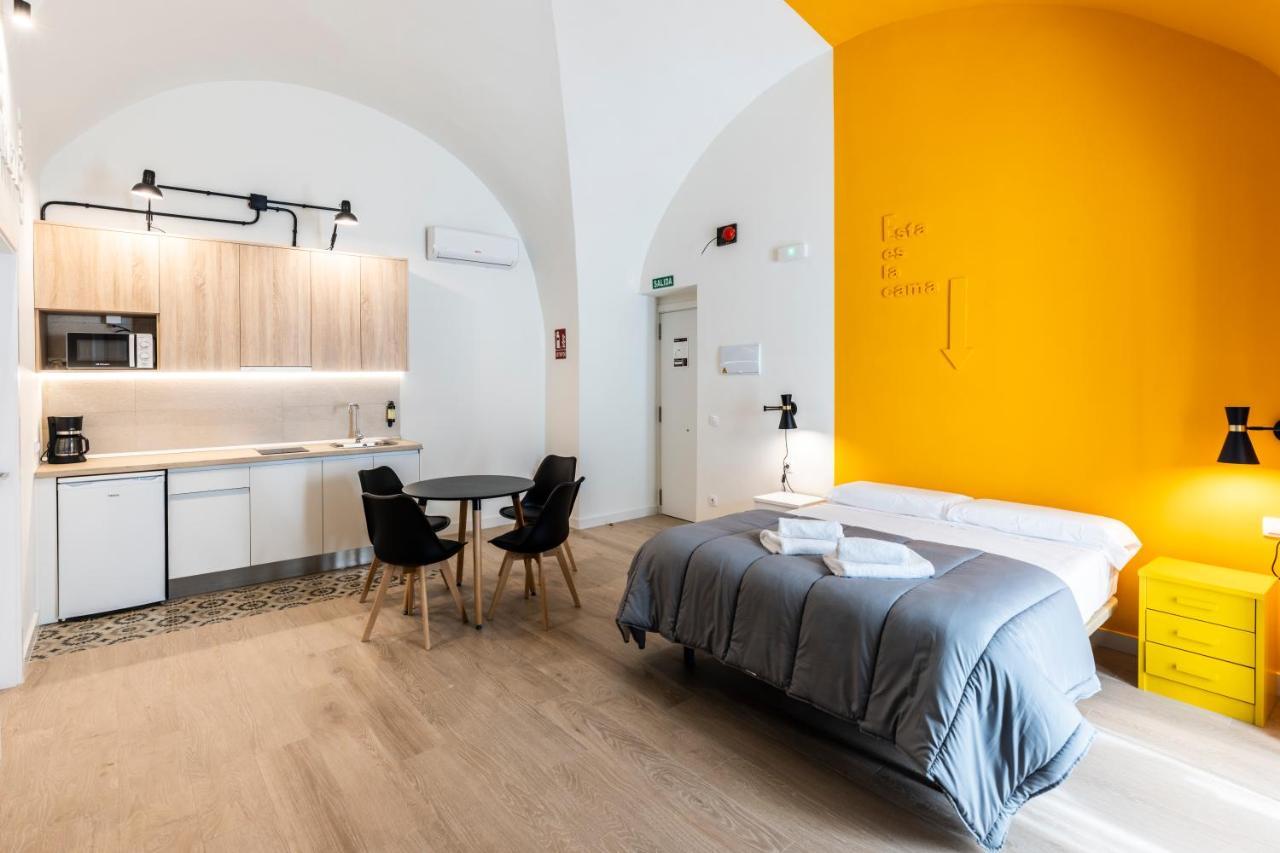 Apartamentos Turisticos De La Bernarda Caces Екстериор снимка