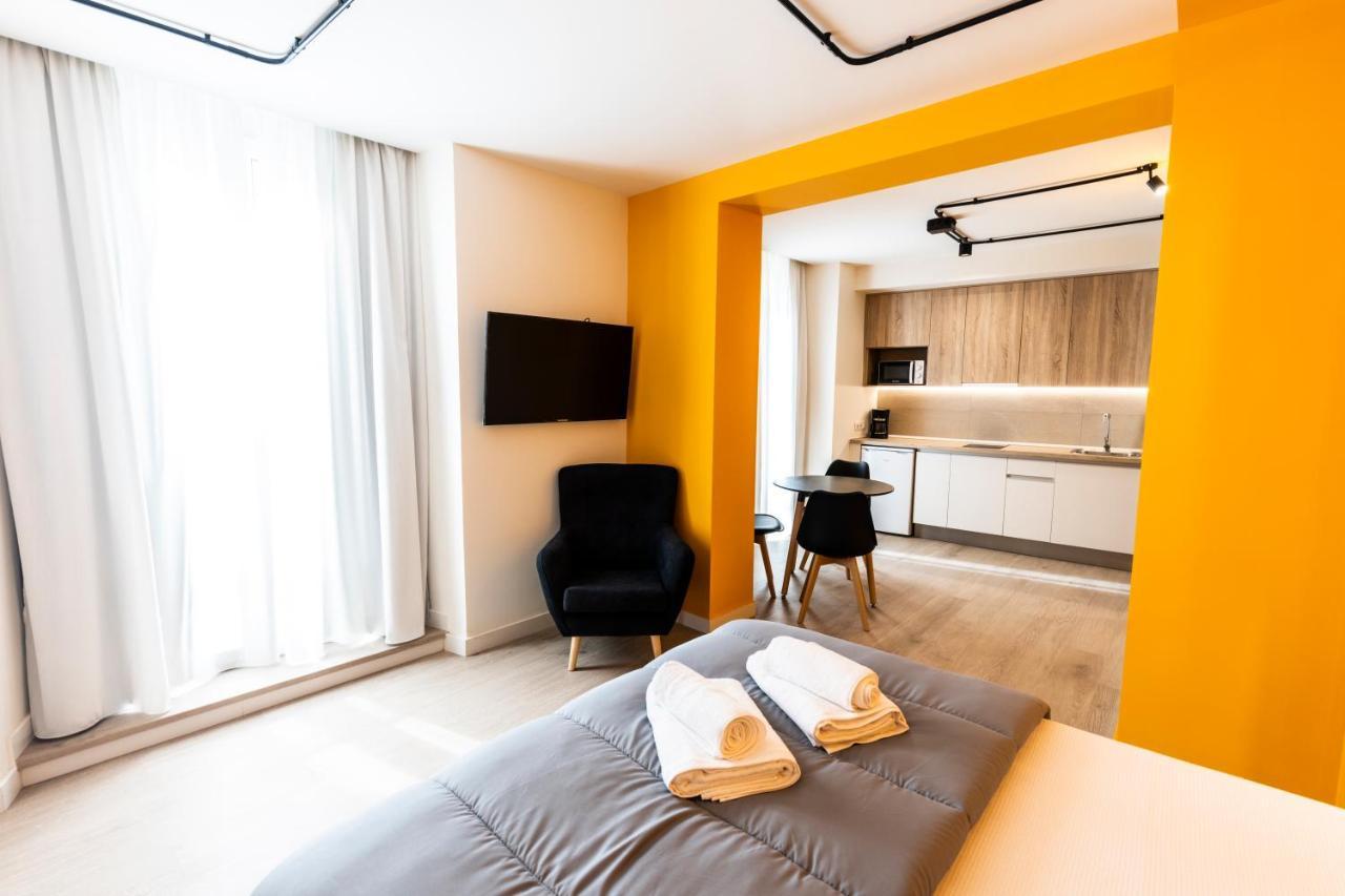 Apartamentos Turisticos De La Bernarda Caces Екстериор снимка
