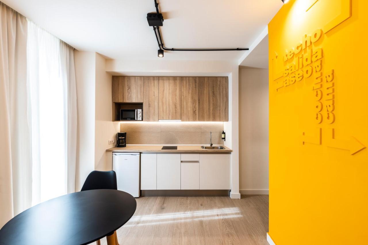 Apartamentos Turisticos De La Bernarda Caces Екстериор снимка