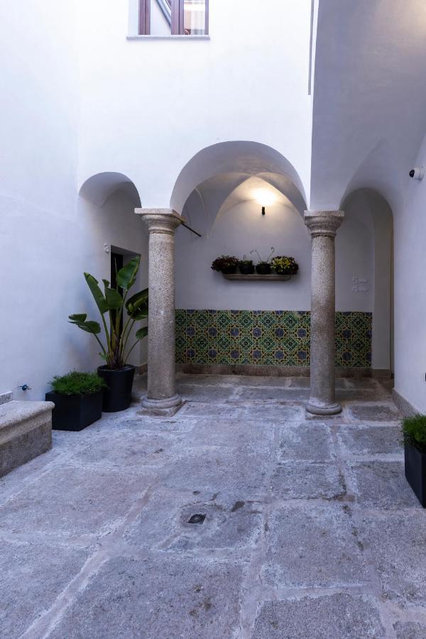 Apartamentos Turisticos De La Bernarda Caces Екстериор снимка