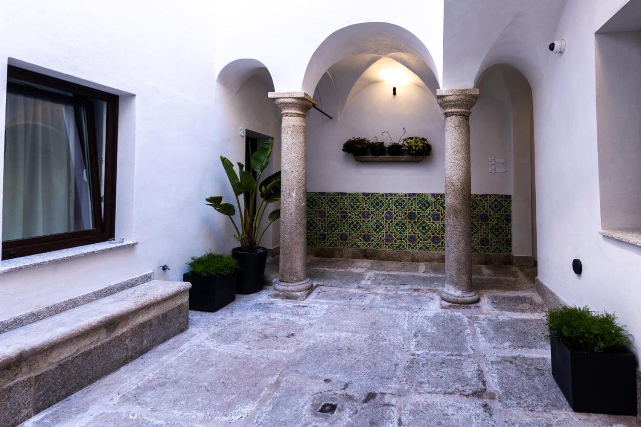 Apartamentos Turisticos De La Bernarda Caces Екстериор снимка